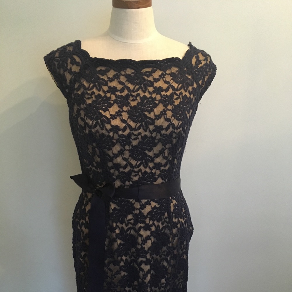 Established 1962 Navy Size 12 Petite Lacy Dress